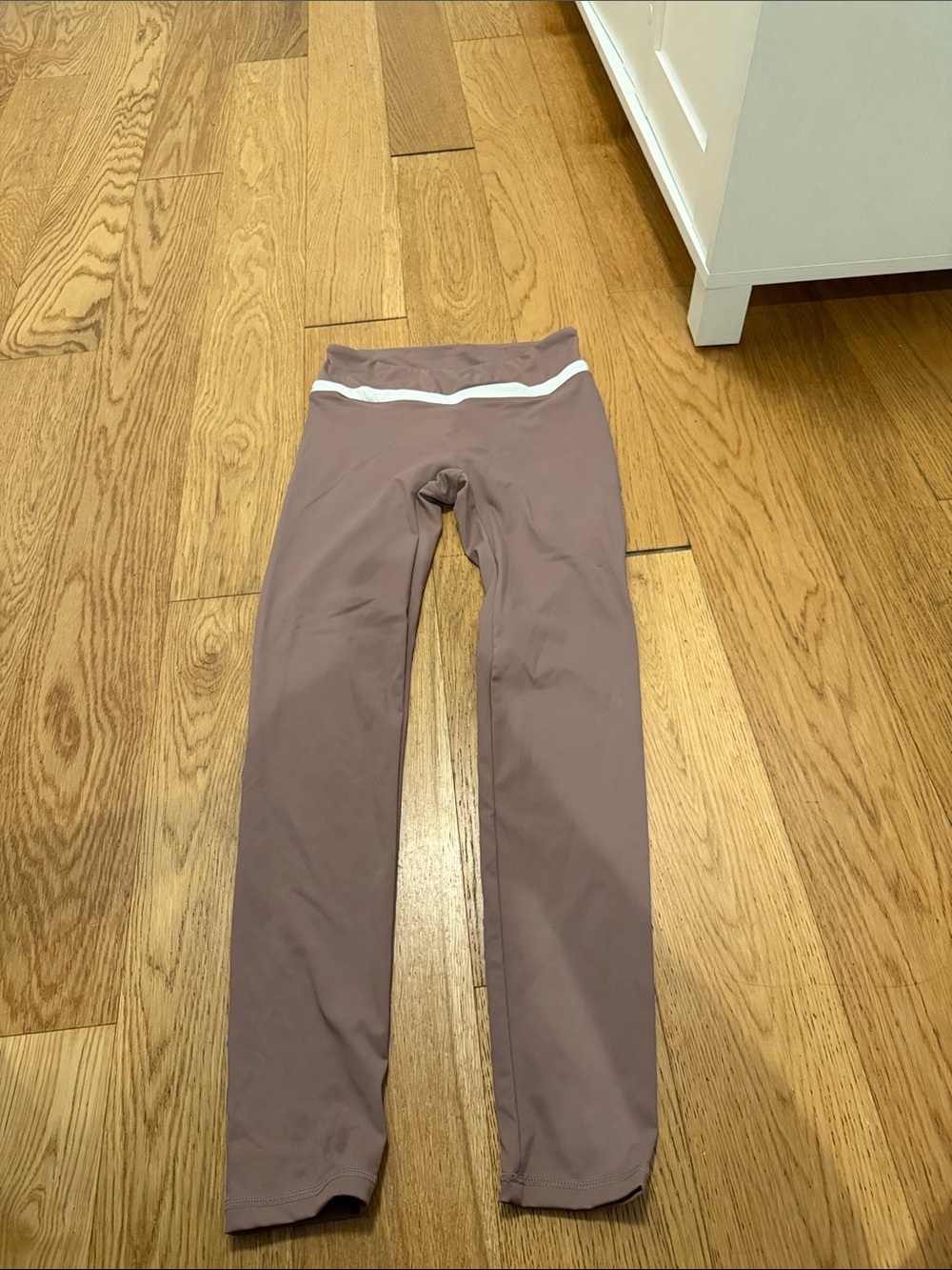 High-Rise Mauve Leggings with White Waist Trim
